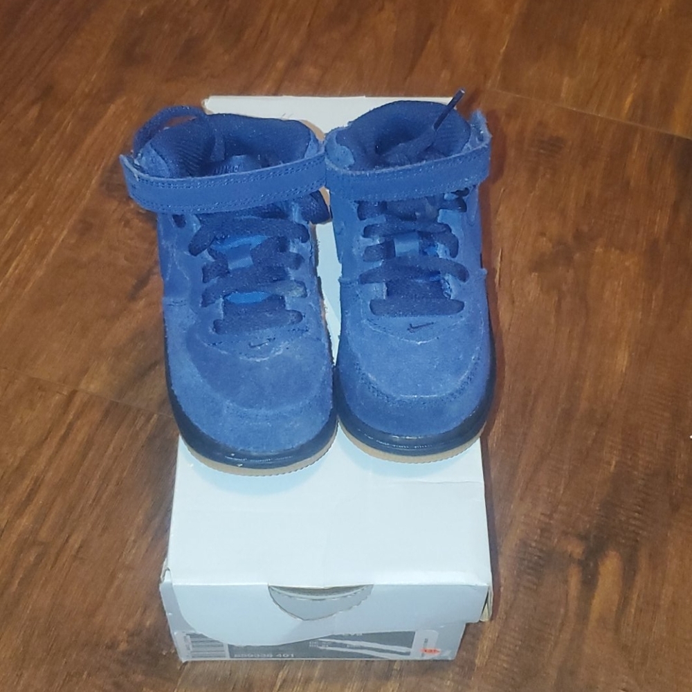 Shoe